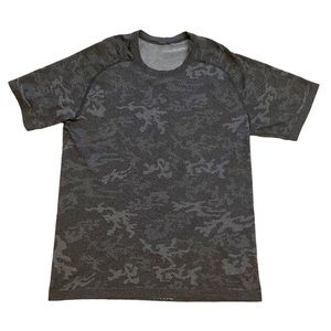 Lululemon Men’s Vent Tech Short Sleeve Camo Gray Short Sleeve Shirt Large
